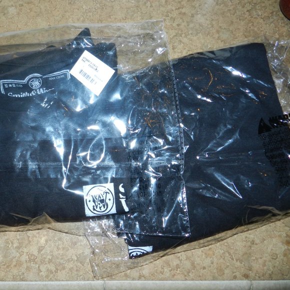 Smith & Wesson Logo Made in the USA American Flag Long Sleeve Tee shirt NWT!🆕 - Picture 13 of 13